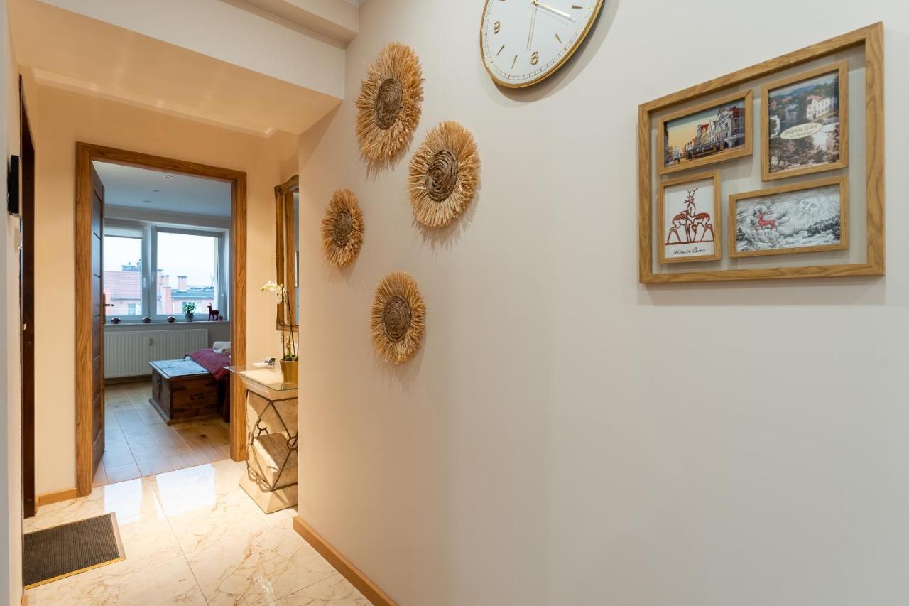 Apartament Zloty Jelonek - 4 Osobowy Na Placu Ratuszowym - Space Apart Jelenia Góra Extérieur photo