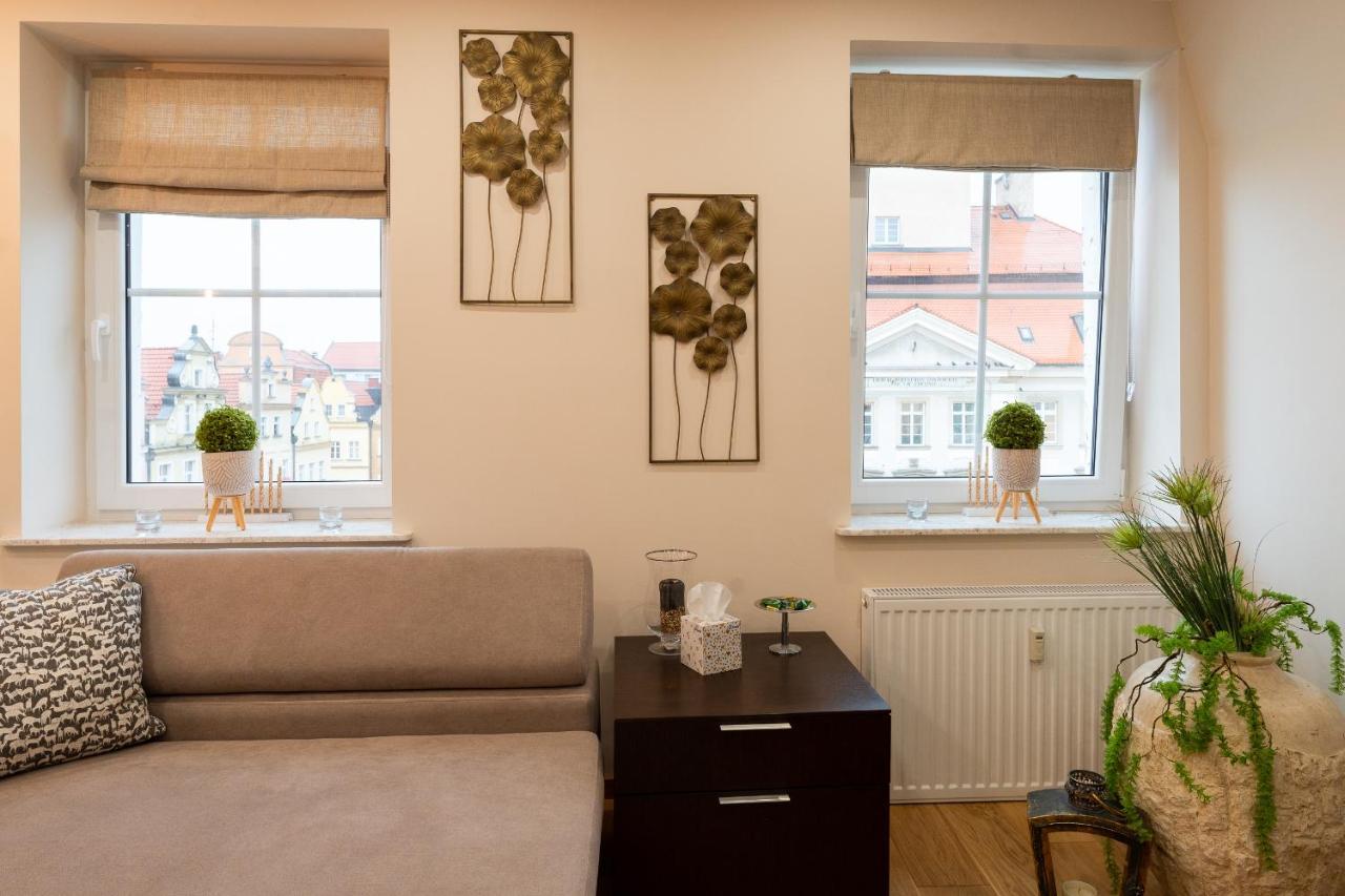Apartament Zloty Jelonek - 4 Osobowy Na Placu Ratuszowym - Space Apart Jelenia Góra Extérieur photo