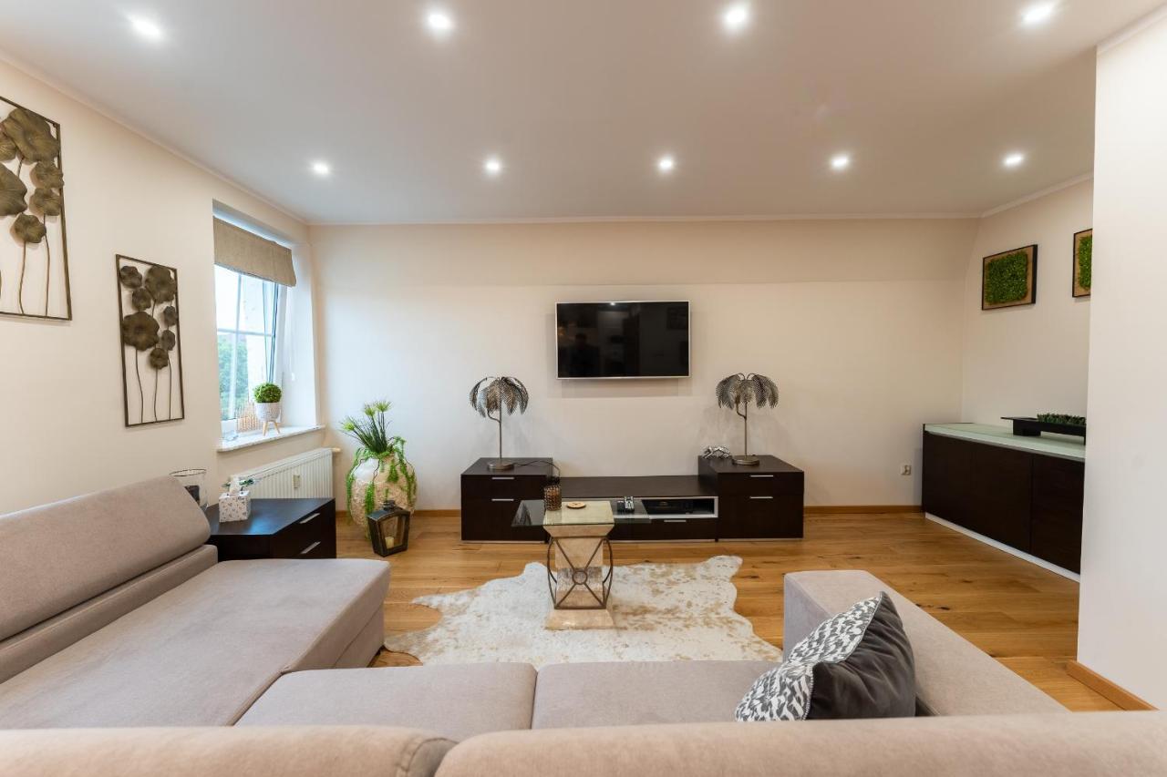 Apartament Zloty Jelonek - 4 Osobowy Na Placu Ratuszowym - Space Apart Jelenia Góra Extérieur photo