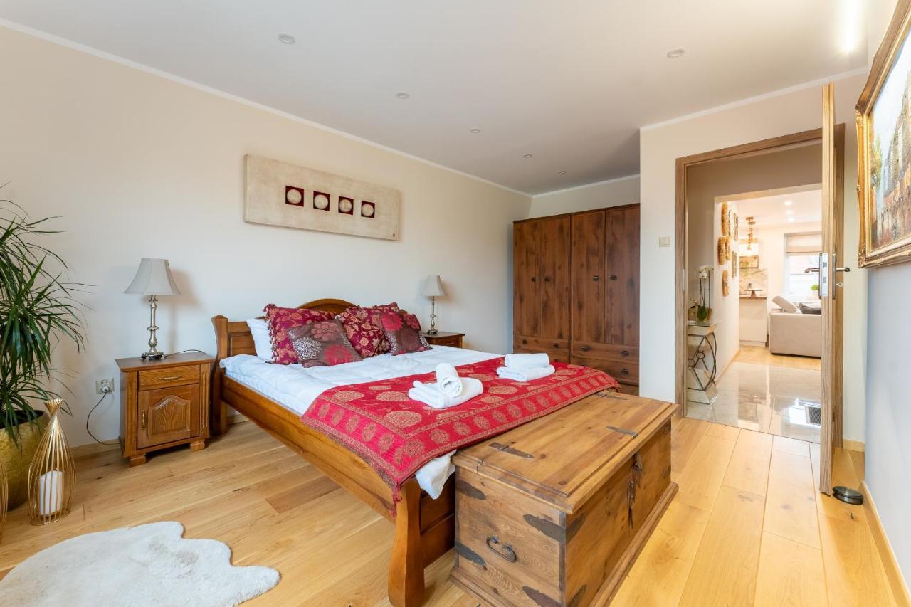Apartament Zloty Jelonek - 4 Osobowy Na Placu Ratuszowym - Space Apart Jelenia Góra Extérieur photo